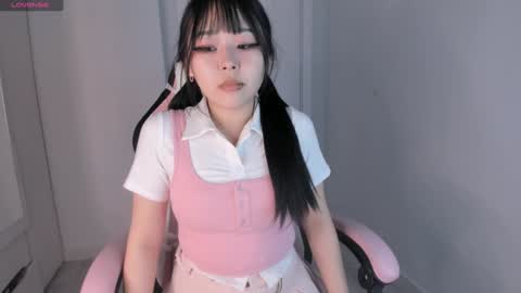 Hitomi   online show from 01.23.25