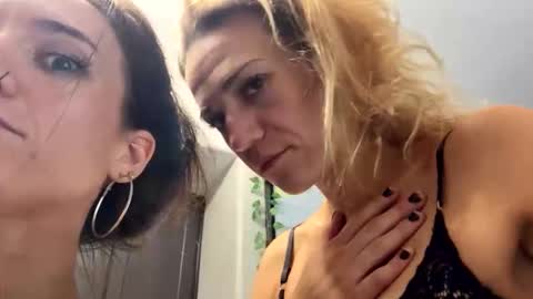 Snapshot of icyspice chatting on 11.10.25 icyspice online show from 11.10.25