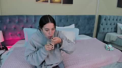 Icy online show from 02.03.25