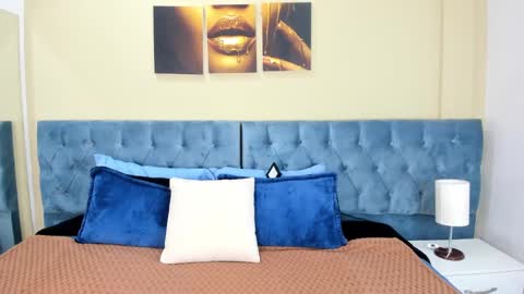 Icy online show from 03.08.25