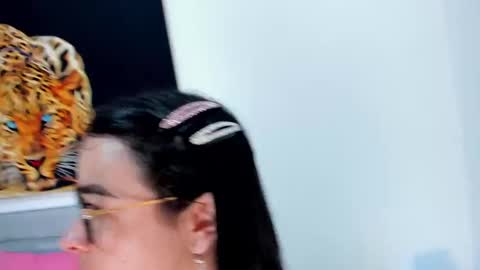 Snapshot of idaly_lovepussy chatting on 02.16.25 idaly online show from 02.16.25