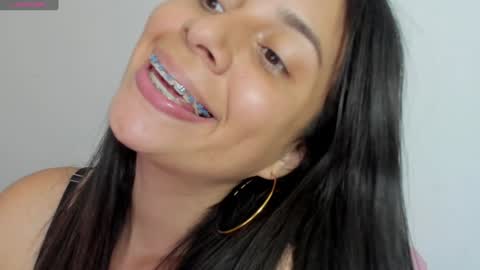 Idara Zanin online show from 01.24.25