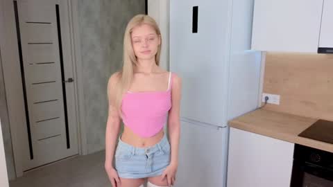 Snapshot of ifiwasyourgf chatting on 01.10.25 Lisa online show from 01.10.25