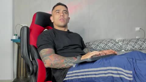 Snapshot of igor_scott chatting on 02.05.25 Igor scott online show from 02.05.25