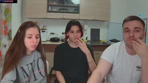 Snapshot of ihavepaws33 chatting on 12.16.24 Julia and Mira online show from 12.16.24