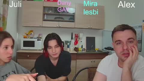 Snapshot of ihavepaws33 chatting on 12.16.24 Julia and Mira online show from 12.16.24