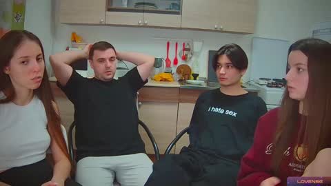 Snapshot of ihavepaws33 chatting on 01.27.25 Julia and Mira online show from 01.27.25