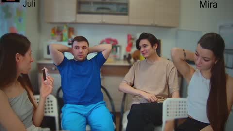 Snapshot of ihavepaws33 chatting on 02.04.25 Julia and Mira online show from 02.04.25