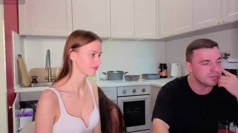 Snapshot of ihavepaws33 chatting on 10.08.25 Julia and Mira online show from 10.08.25