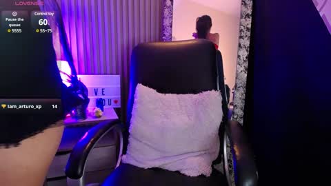 Snapshot of iisabella_smith_ chatting on 02.04.25 Isa online show from 02.04.25