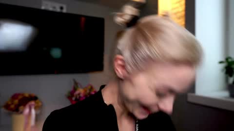 ileanacampbel online show from 01.20.25