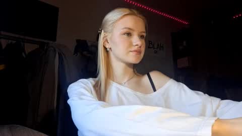 ShyLuna online show from 02.04.26