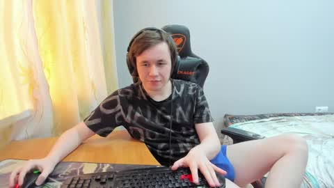 Snapshot of iliaskrislove chatting on 04.04.26 iliaskris online show from 04.04.26