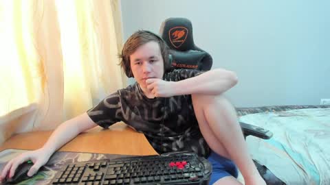 Snapshot of iliaskrislove chatting on 04.08.26 iliaskris online show from 04.08.26