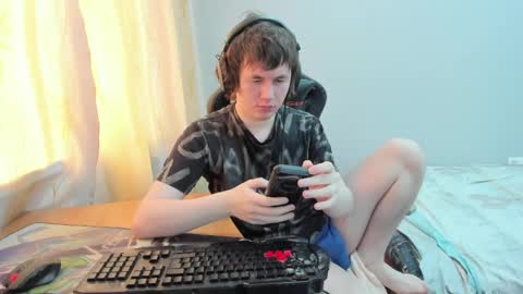 Snapshot of iliaskrislove chatting on 04.09.26 iliaskris online show from 04.09.26