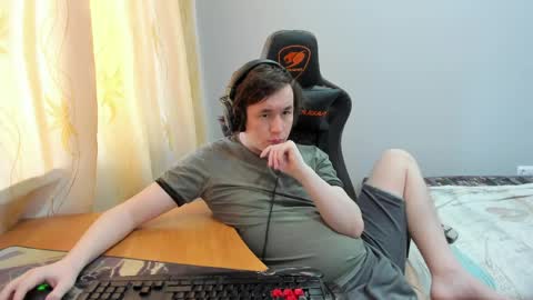 Snapshot of iliaskrislove chatting on 04.12.26 iliaskris online show from 04.12.26