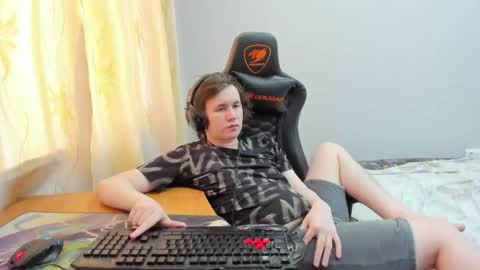 Snapshot of iliaskrislove chatting on 04.15.26 iliaskris online show from 04.15.26