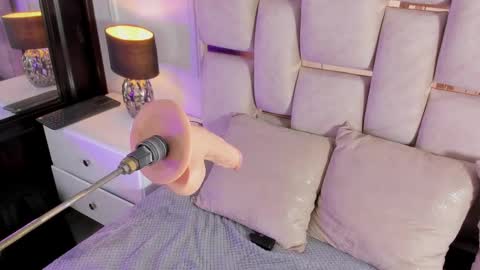 Snapshot of iliy_ chatting on 02.17.25 ILY online show from 02.17.25