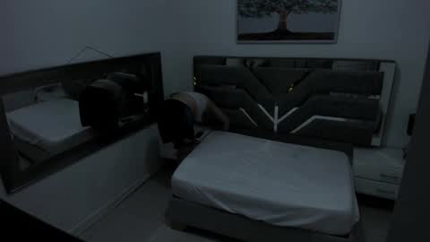 Snapshot of iliy_ chatting on 11.02.25 ILY online show from 11.02.25