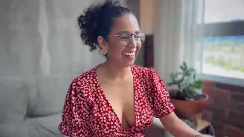 Snapshot of illaroom chatting on 10.09.25 Kloe online show from 10.09.25