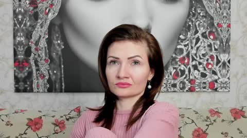 Snapshot of illegalbeauty87 chatting on 01.21.25 Ingrid or more easier...Miss GoDDess Mistress online show from 01.21.25