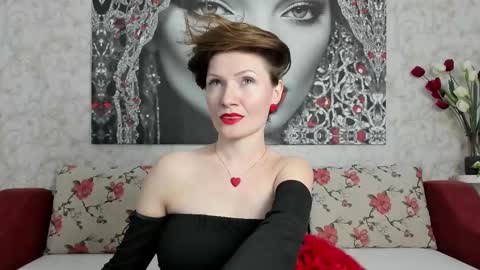 Snapshot of illegalbeauty87 chatting on 03.01.25 Ingrid or more easier...Miss GoDDess Mistress online show from 03.01.25