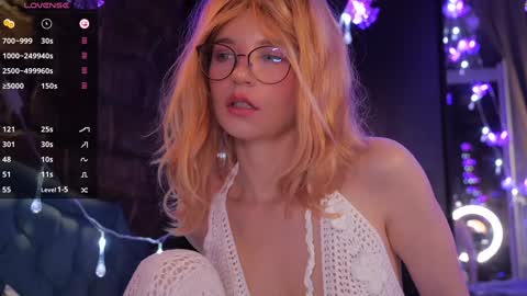 Snapshot of illegaldream chatting on 12.22.25 Lindsey and Candice online show from 12.22.25