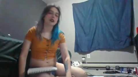 Snapshot of illlypad_lilac chatting on 04.19.26 Lilly online show from 04.19.26