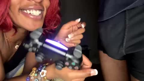 Snapshot of illoqu3nt chatting on 01.21.25 Dre online show from 01.21.25