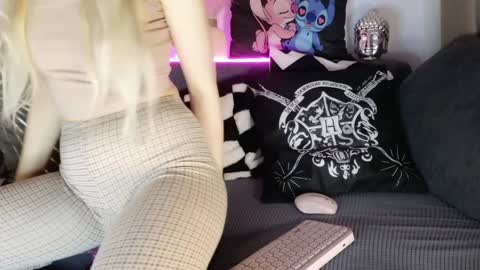 nicollee online show from 02.05.25