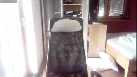 iloveyoutoo2000 online show from 12.21.25