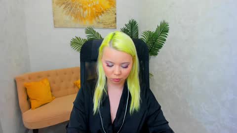 Roxy online show from 01.23.25