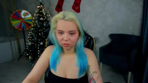 Roxy online show from 12.14.25