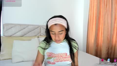 Snapshot of im_amber_ chatting on 01.08.25 amber online show from 01.08.25