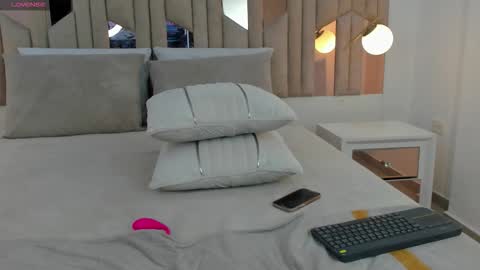 Caro   online show from 10.08.25