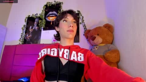 Snapshot of im_crisvega88 chatting on 01.11.25 criss online show from 01.11.25