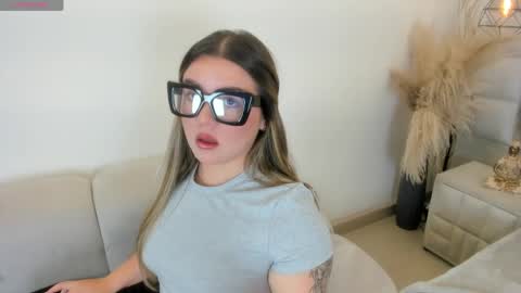 Snapshot of im_dalhia chatting on 04.27.26 DAHLIA online show from 04.27.26