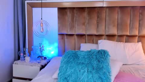 Anna  online show from 01.23.25