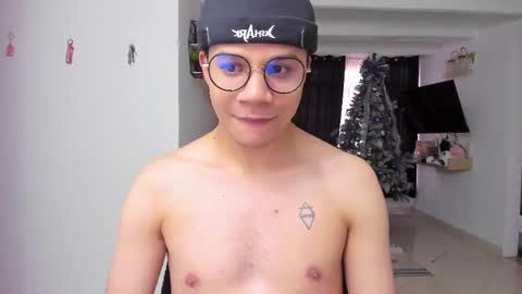 Snapshot of im_marco chatting on 11.27.25 Marco online show from 11.27.25