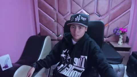 Snapshot of im_mathias chatting on 01.20.25 mathias online show from 01.20.25