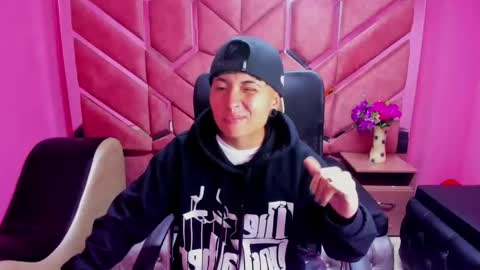 Snapshot of im_mathias chatting on 01.24.25 mathias online show from 01.24.25