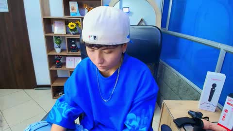 Snapshot of im_mathias chatting on 11.29.25 mathias online show from 11.29.25