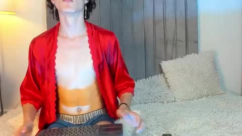 Snapshot of im_perseo_ chatting on 12.16.25 Perseo - Help me with 50 thumbs up online show from 12.16.25