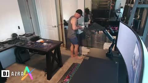 Snapshot of imdjazra chatting on 03.03.25 DJ Azra online show from 03.03.25