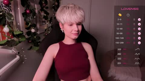 Snapshot of imnotmia chatting on 12.10.24 Mia online show from 12.10.24