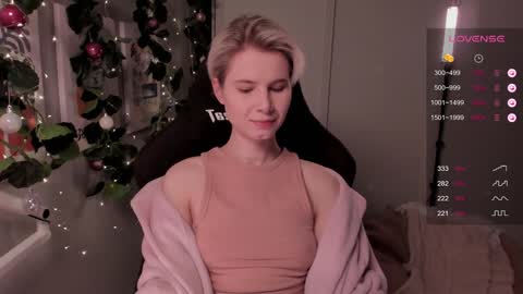 Snapshot of imnotmia chatting on 12.22.24 Mia online show from 12.22.24