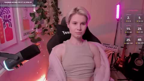 Snapshot of imnotmia chatting on 02.28.25 Mia online show from 02.28.25