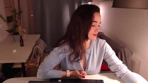 Snapshot of in_yan chatting on 09.20.25 Lin online show from 09.20.25