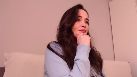 Snapshot of in_yan chatting on 11.12.25 Lin online show from 11.12.25