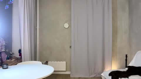 oksana  online show from 12.15.25